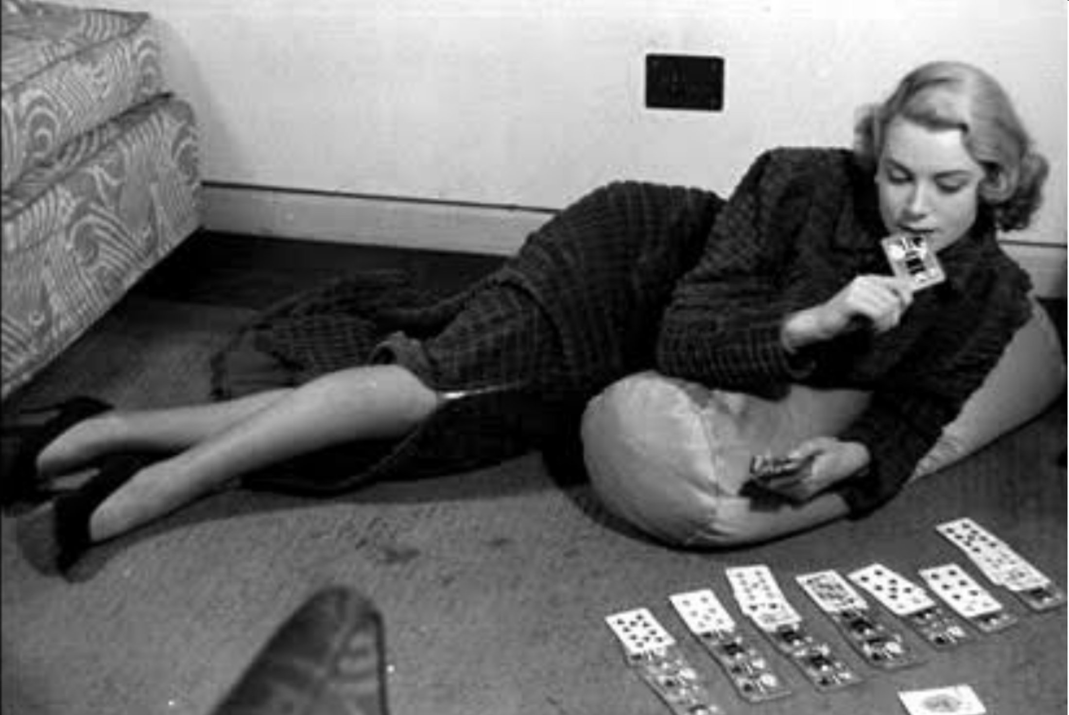 Deborah Kerr Waiting to Start Work (1940).jpg