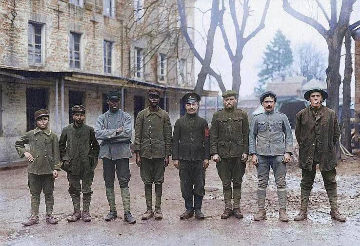 8 soldiers of different nationalities in German captivity, 1917.jpeg