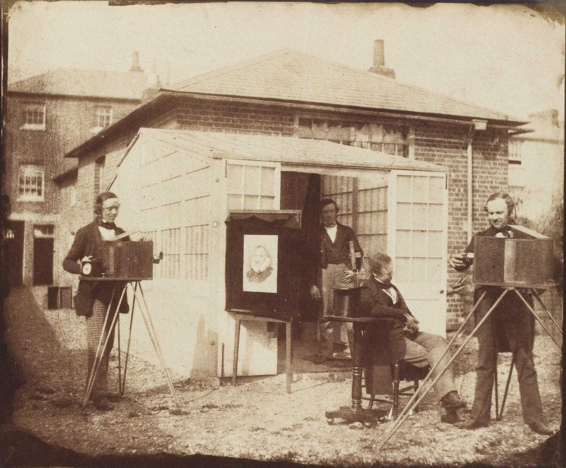 Photographic workshop in Reading, England - 1846.jpeg