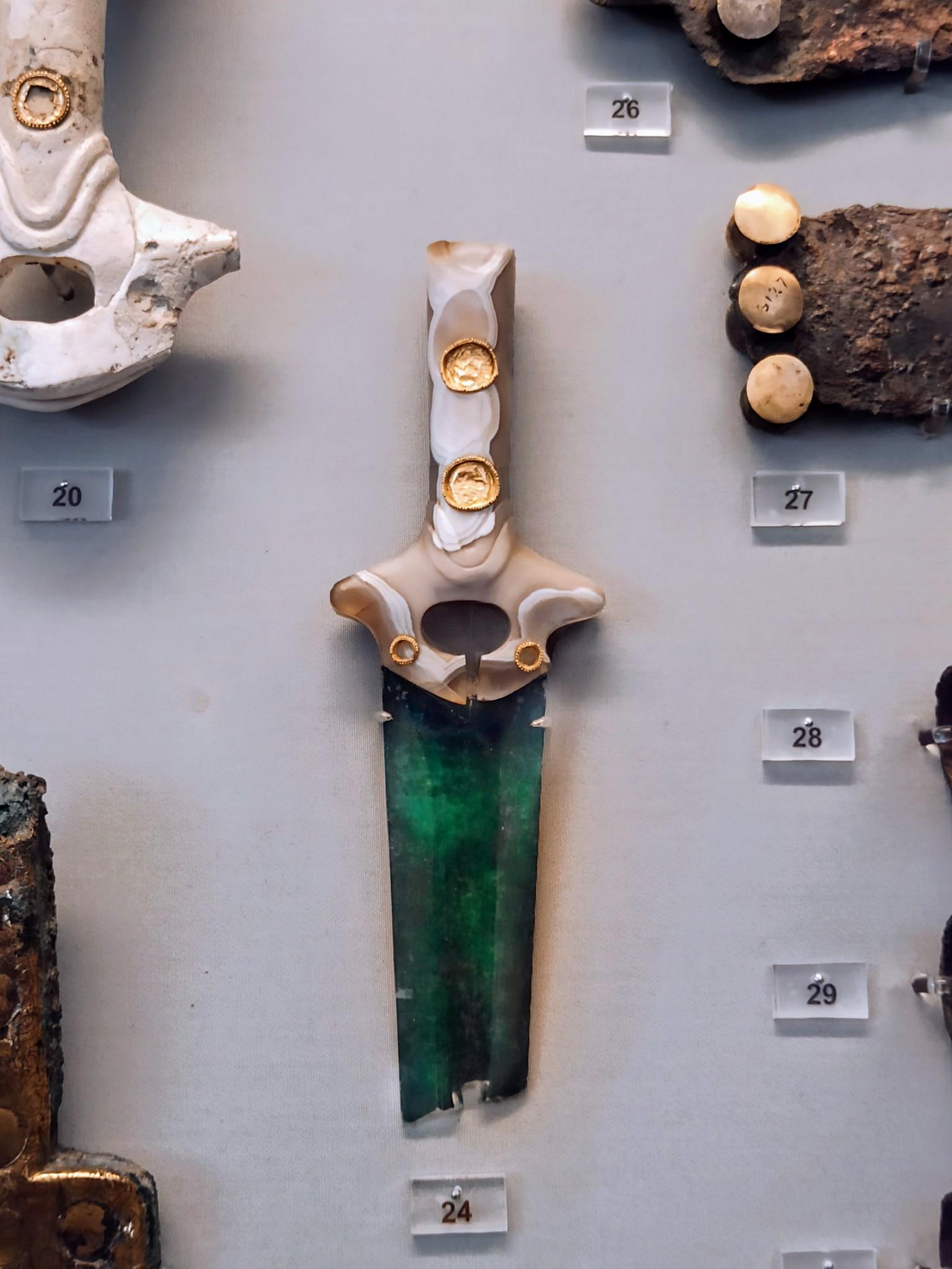 Mycenaean Greek ornate agate sword, 1400 BC.jpeg