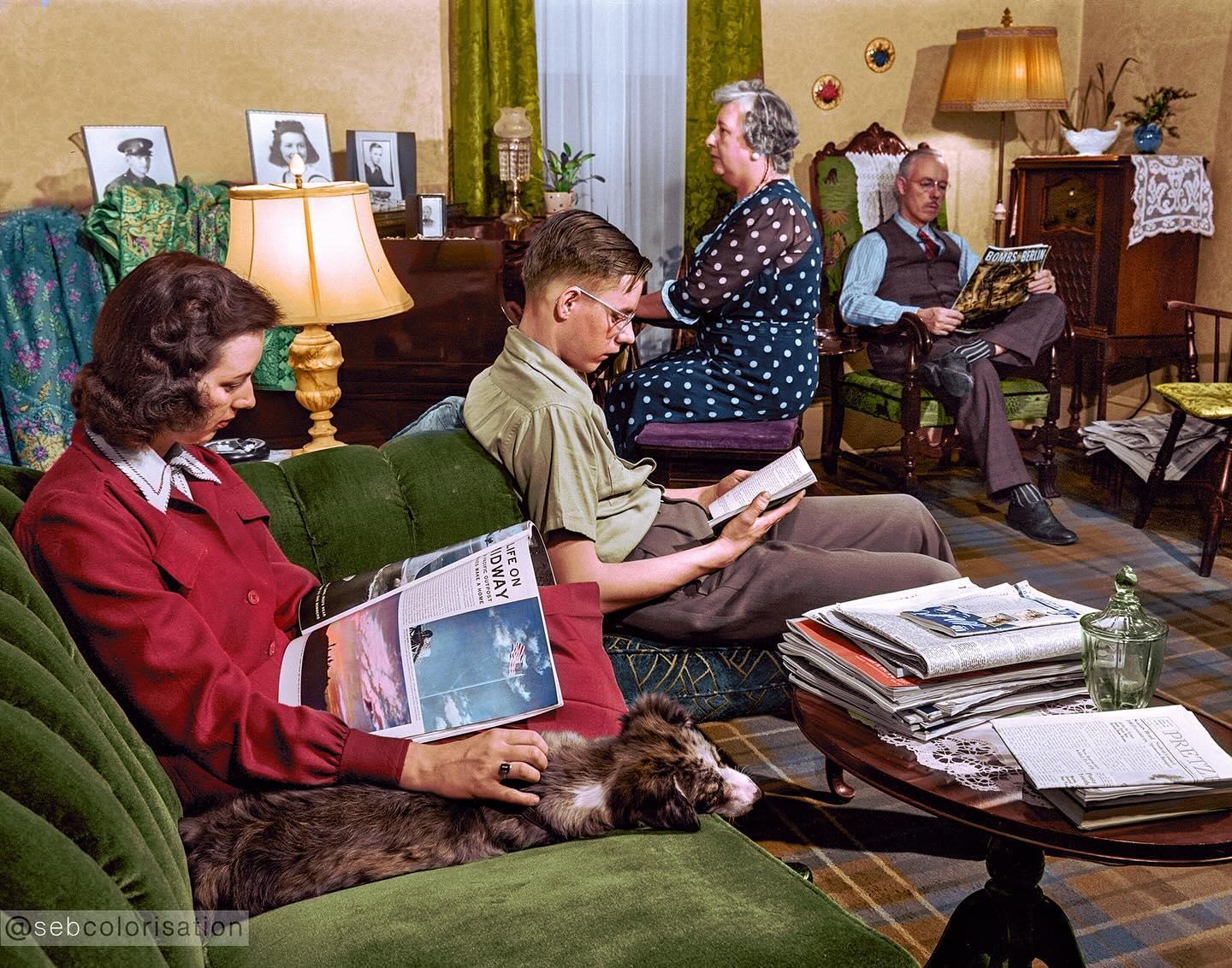 Family Bachman at home. Lititz, Pennsylvania November 1942.jpeg