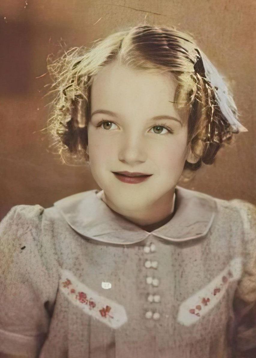 Norma Jeane Baker in 1933 (later known as Marilyn Monroe)..jpeg