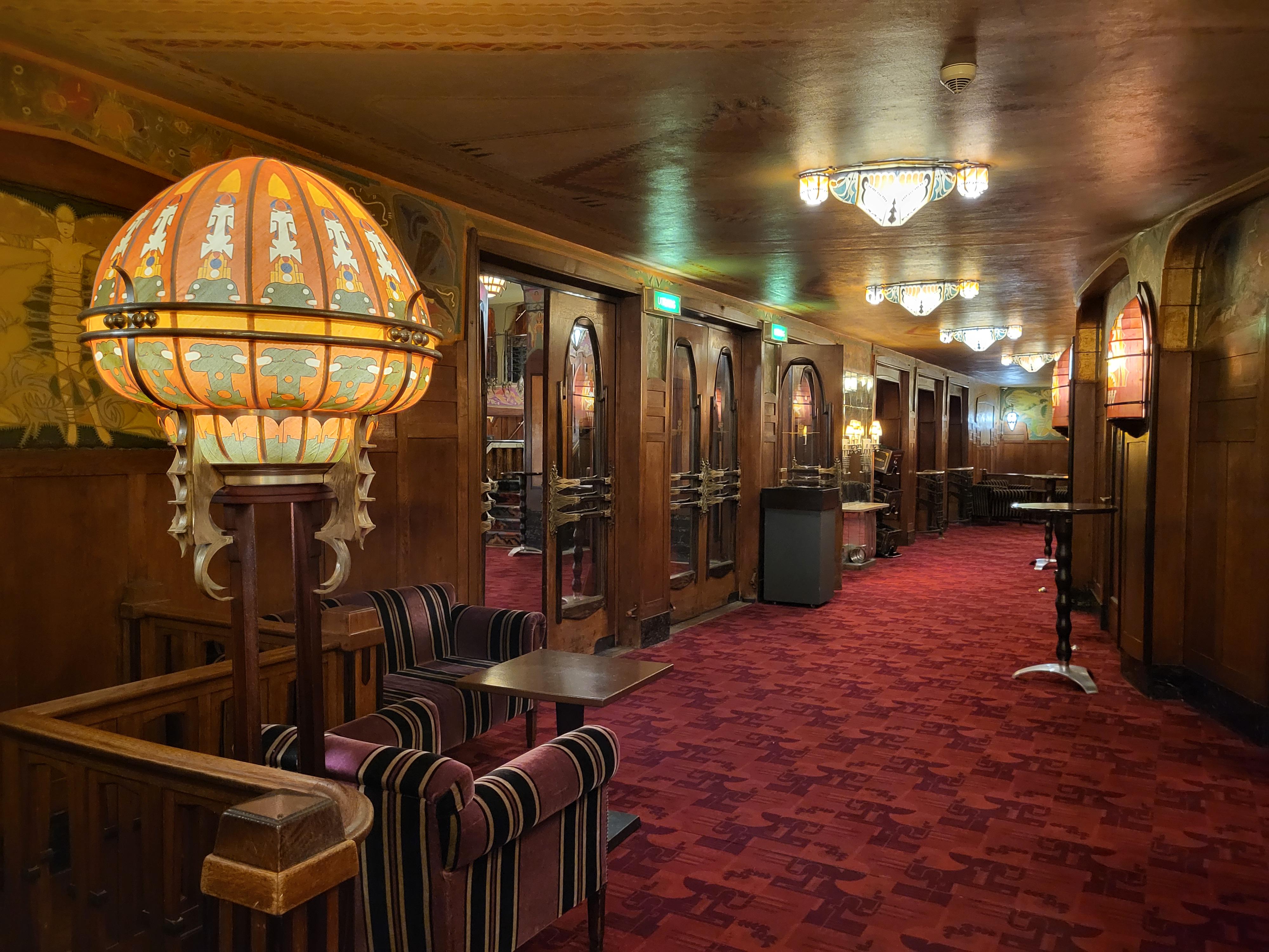 Amsterdam's Tuschinski movie theatre is straight outta Bioshock.jpeg