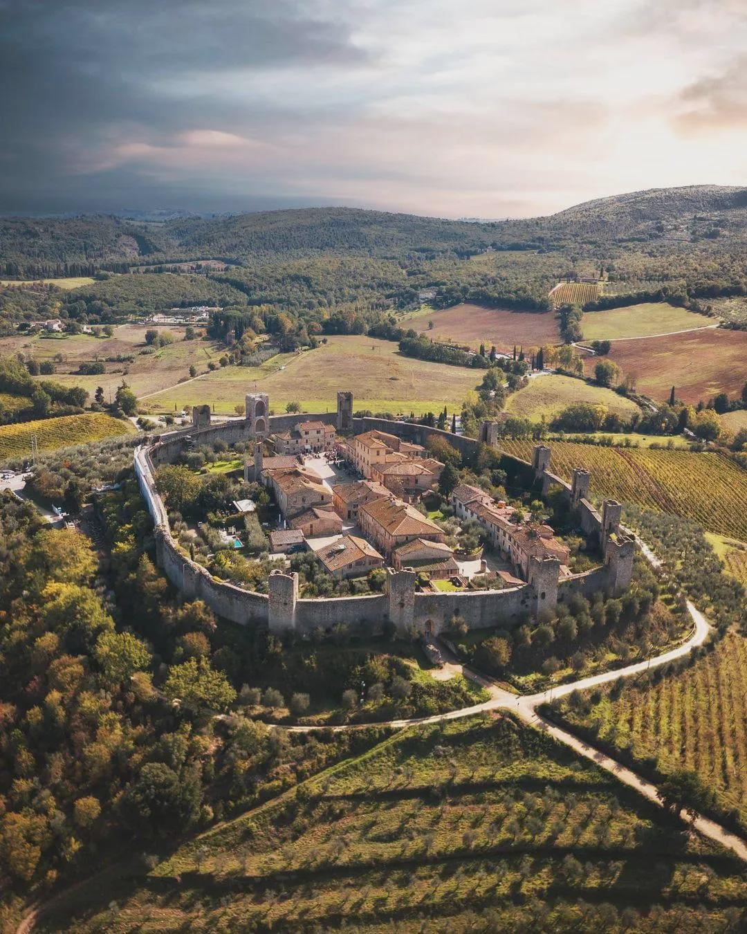 Monteriggioni is one of the best preserved walled medieval towns in Tuscany, Italy.jpeg