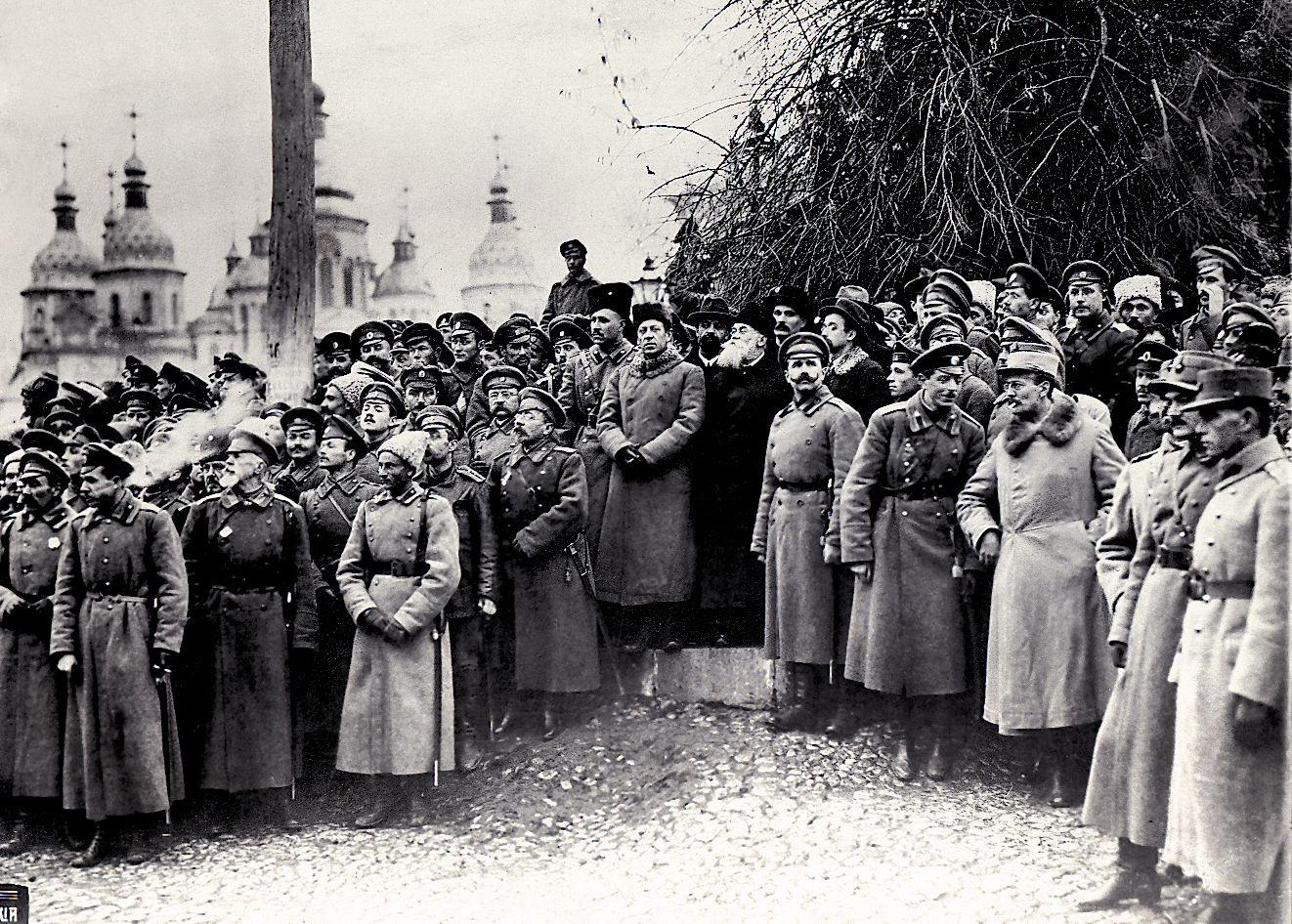 Meeting in the centre of Kyiv in 1917.jpeg