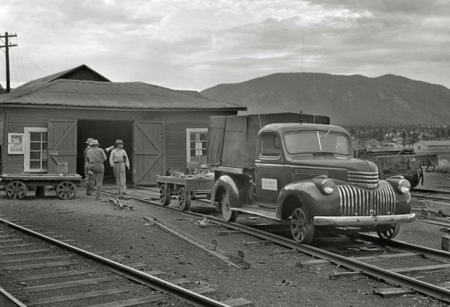 Chevy rail car at Flagstaff, Arizona in 1952.png