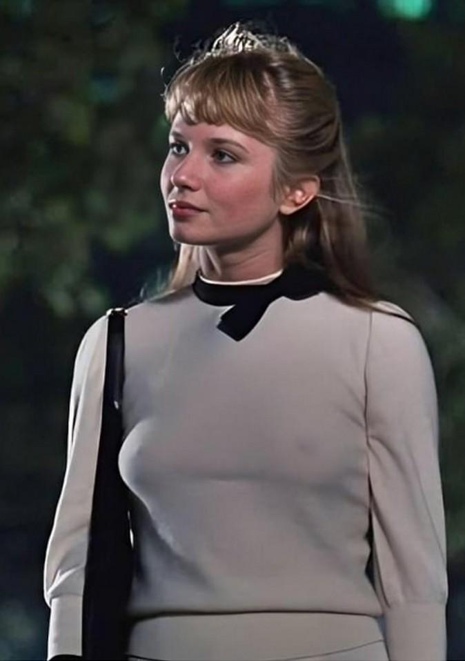 Rebecca DeMornay 1983.jpeg