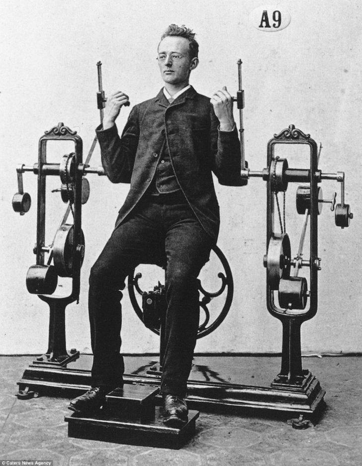 1896_This_machine_closely_resembles_the_muscle_building_workout.jpg