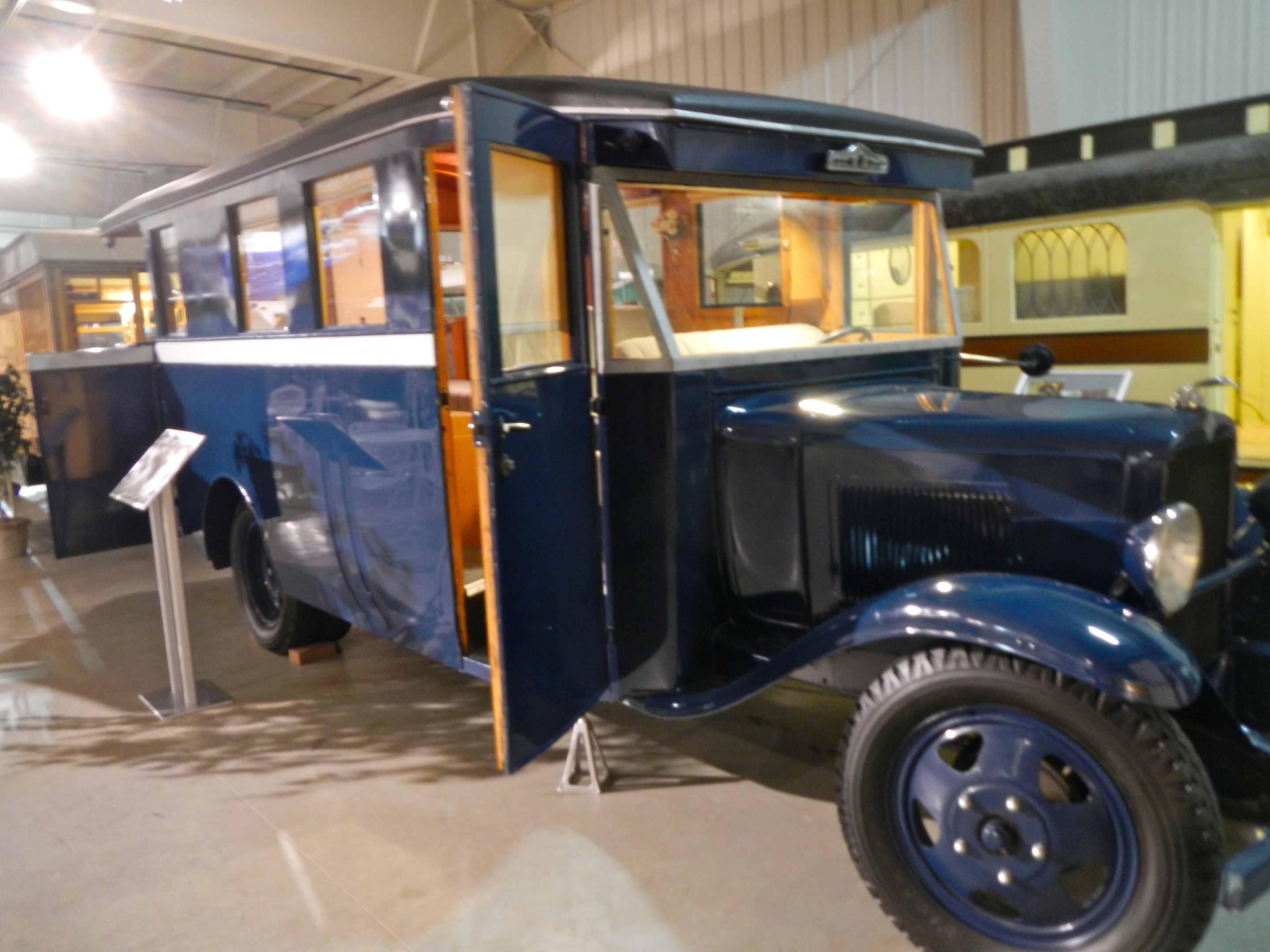 Mae West’s RV (1931). This was one of a very exclusive number of fully integrated motorhomes (then known as 'Housecars' built during the inter-war era.jpg