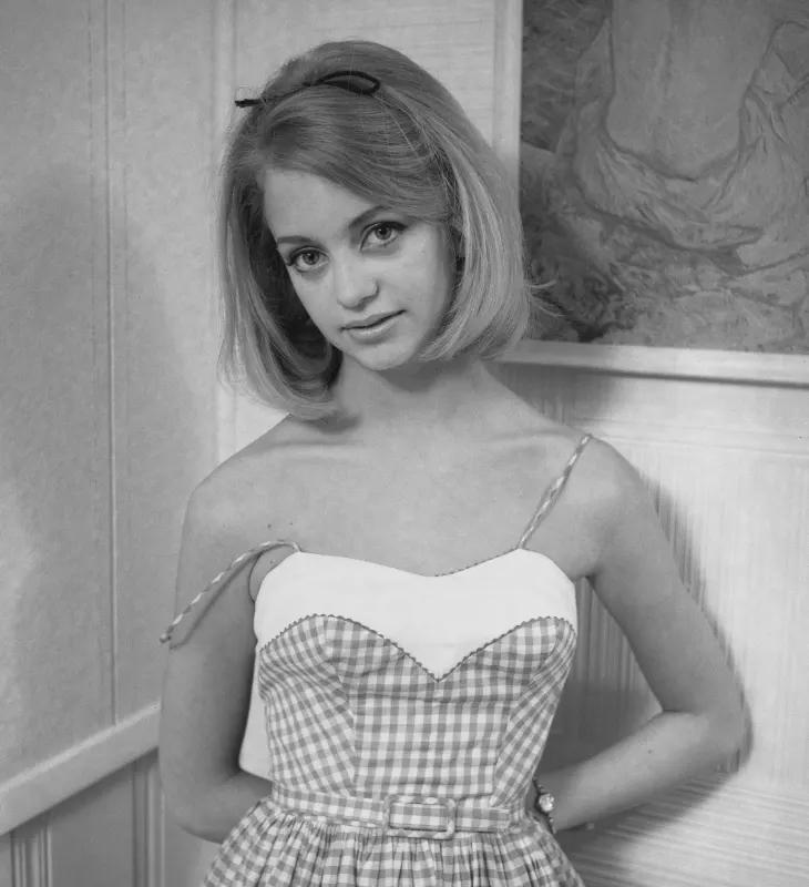 A pre-fame Goldie Hawn posing for a portrait in Arlington, Virginia, on Sept. 8, 1964.jpeg