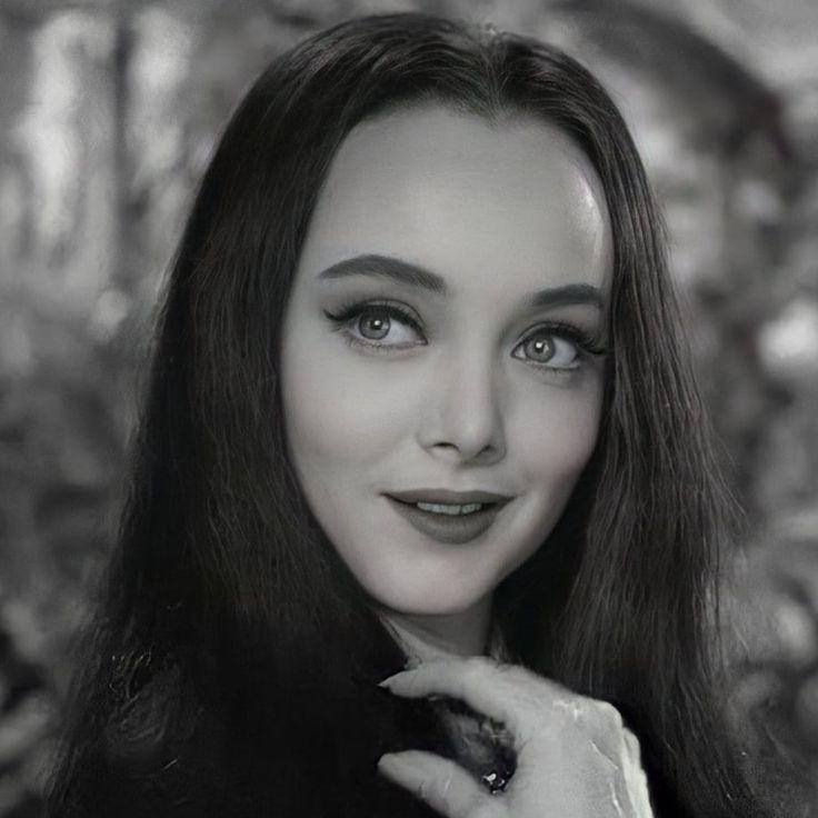 Carolyn Jones - 1964.jpeg