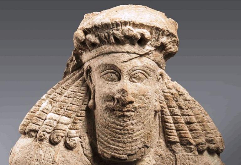 Statue of a Sassanid nobleman, 224–651 AD, National Museum of Iran.jpeg