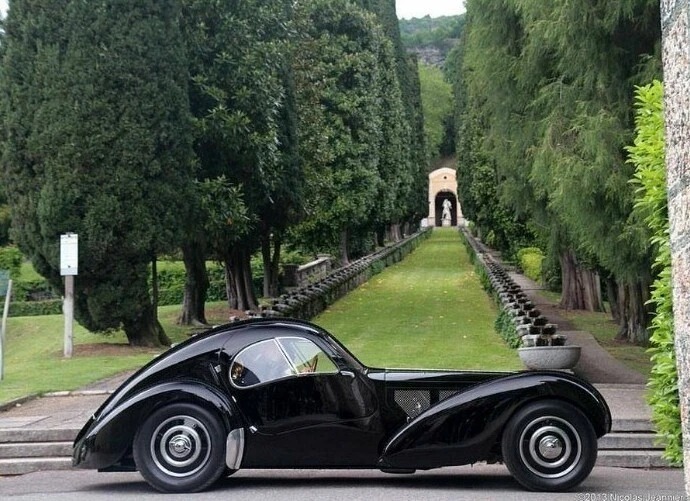 Автомобиль Bugatti Type 57SC Atlantic — один из самых дорогих в истории.jpg