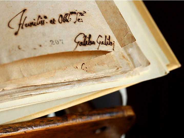 Страница из протокола допроса Галилео Галилея с его подписью, 1638.jpg