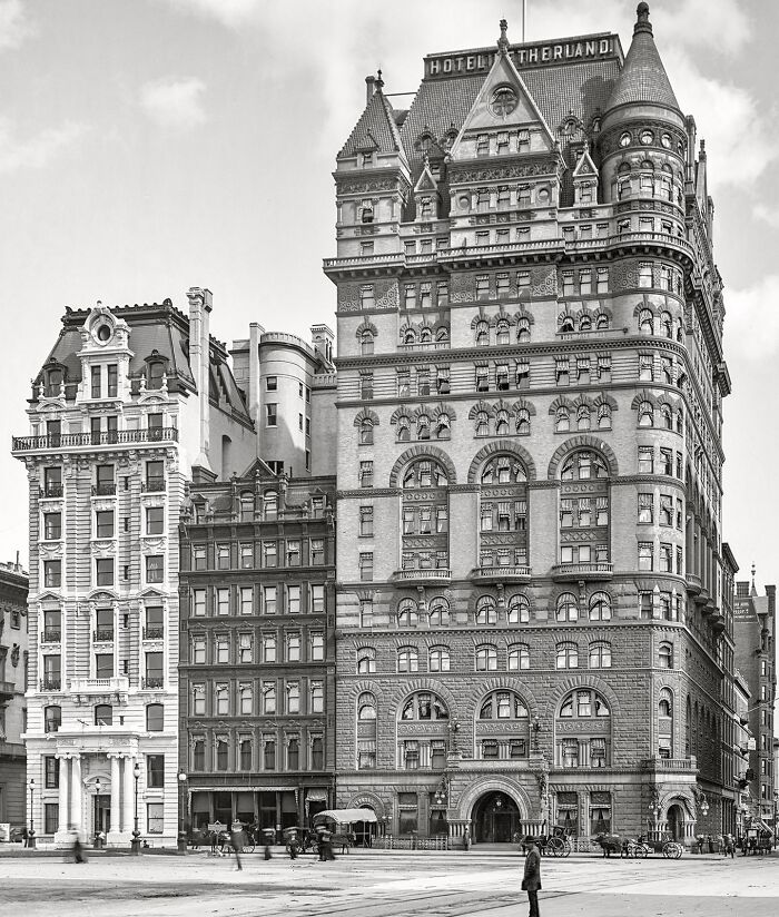 Отель Нидерланды, Нью-Йорк. Возведен в 1905, разрушен в 1927.jpg