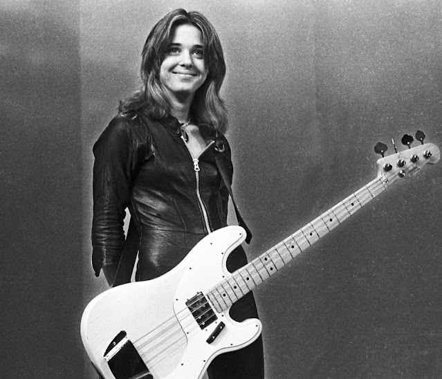 Suzi Quatro Rocking in the Early 1970s.jpg