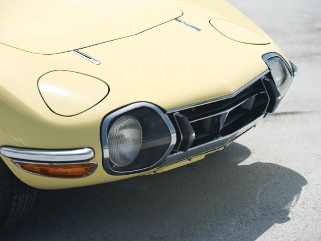 1968-toyota-2000gt-11.jpg