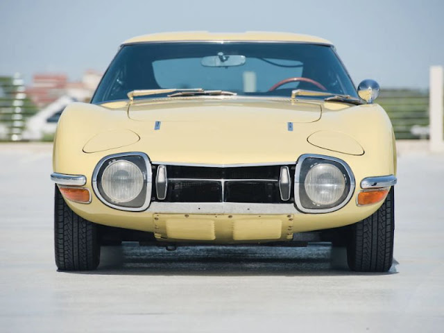 1968-toyota-2000gt-9.jpg