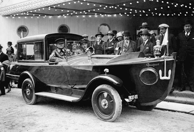 1925-peugeot-motorboat-car-4.jpg