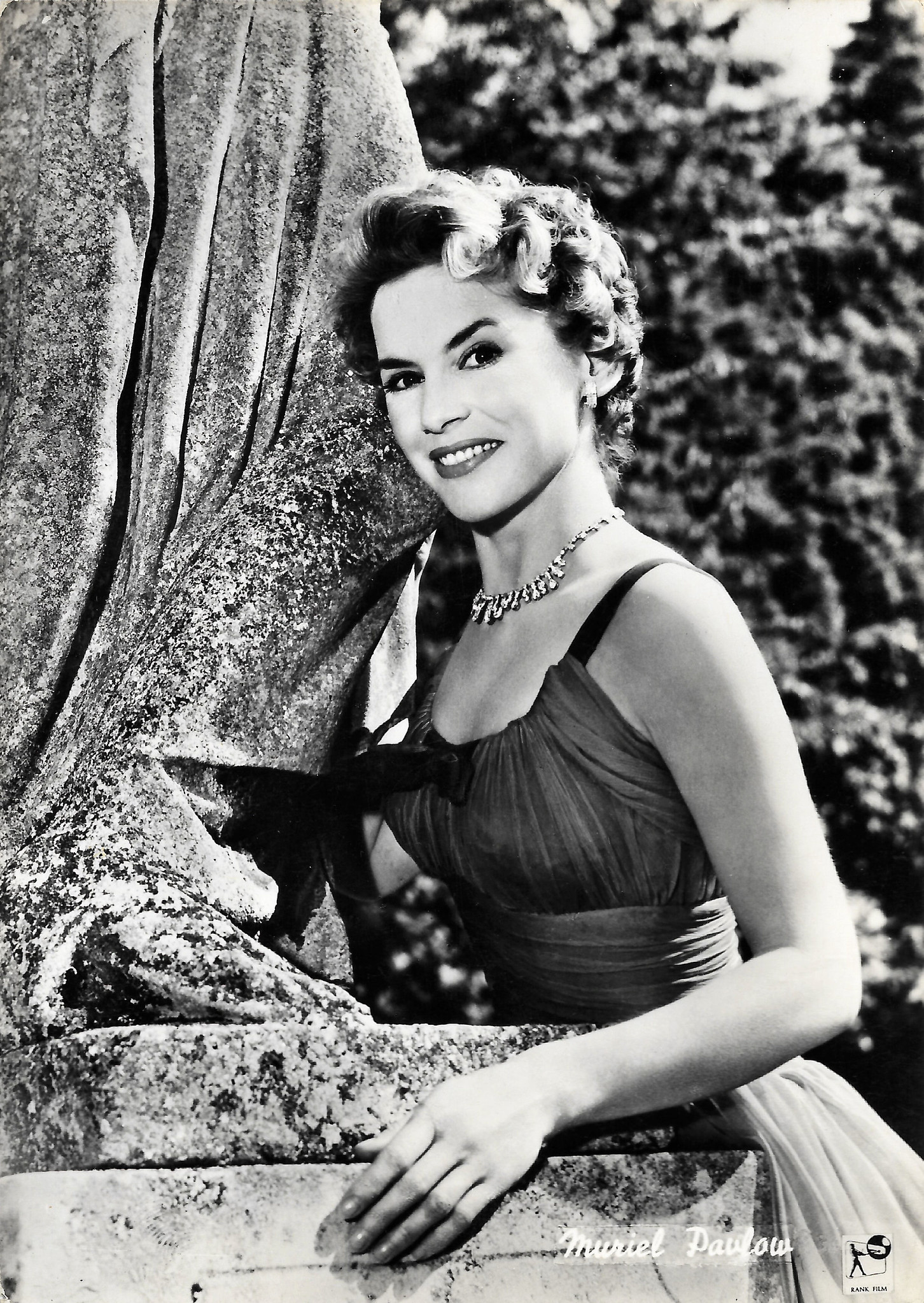 British actress Muriel Pavlow, the quintessential English girl of many British films of the 1950s.jpg