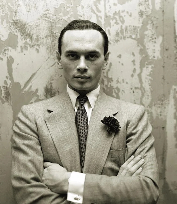 Yul Brynner barely spoke English when he arrived in New York City in 1940.jpg