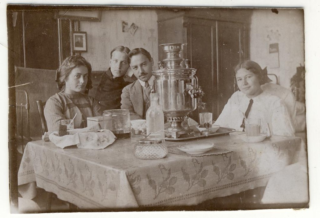 ..1910.jpg