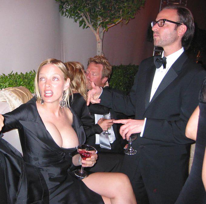 Uma Thurman at the Vanity Fair Oscar party, 2002.jpeg