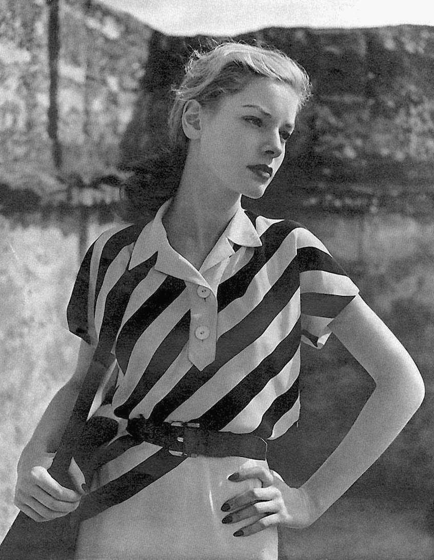 Lauren Bacall (1943).jpeg