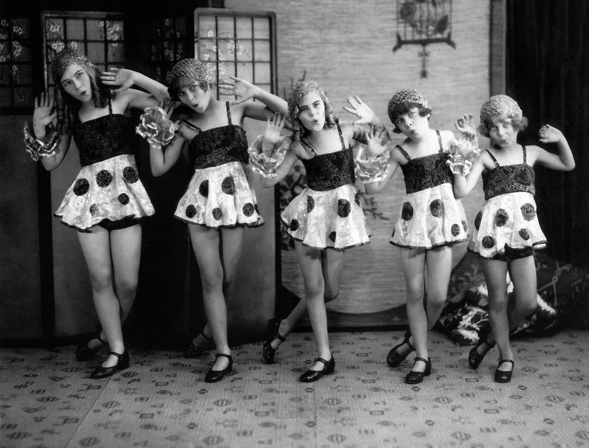 Five Ames Sisters Left to Right - Dorothy, Alice, Marjorie, Mary Eloise, Barbara. 1929.jpeg