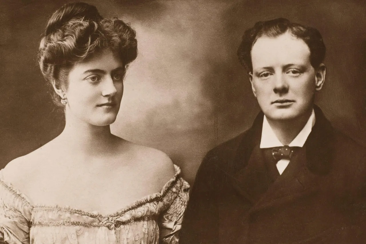 Winston Churchill with his fiancée Clementine, at their engagement in 1908.jpg