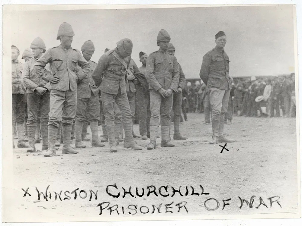 Churchill arrived in Cape Townon 30 Oct. 1899. He was captured only 2 weeks later by the Boers. The following month, Churchill made a dramatic escape. Boers offered a reward of £25 for the recapture of their prisoner.jpg