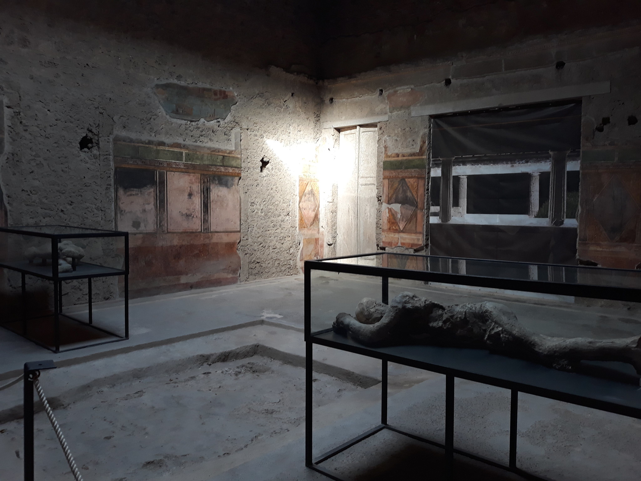 pompei - villa dei misteri.jpg