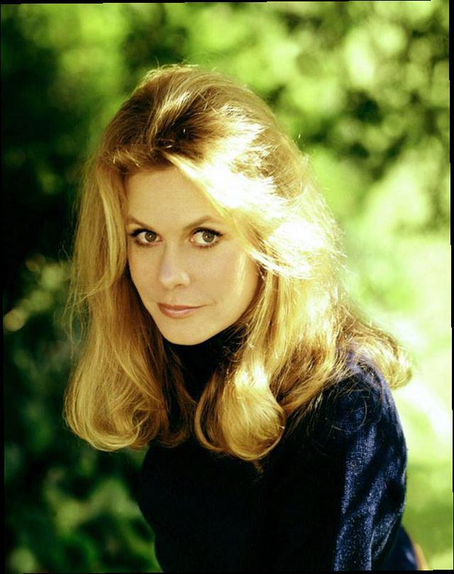 Elizabeth Montgomery portrayed Samantha Stevens on Bewitched around 1969.jpeg