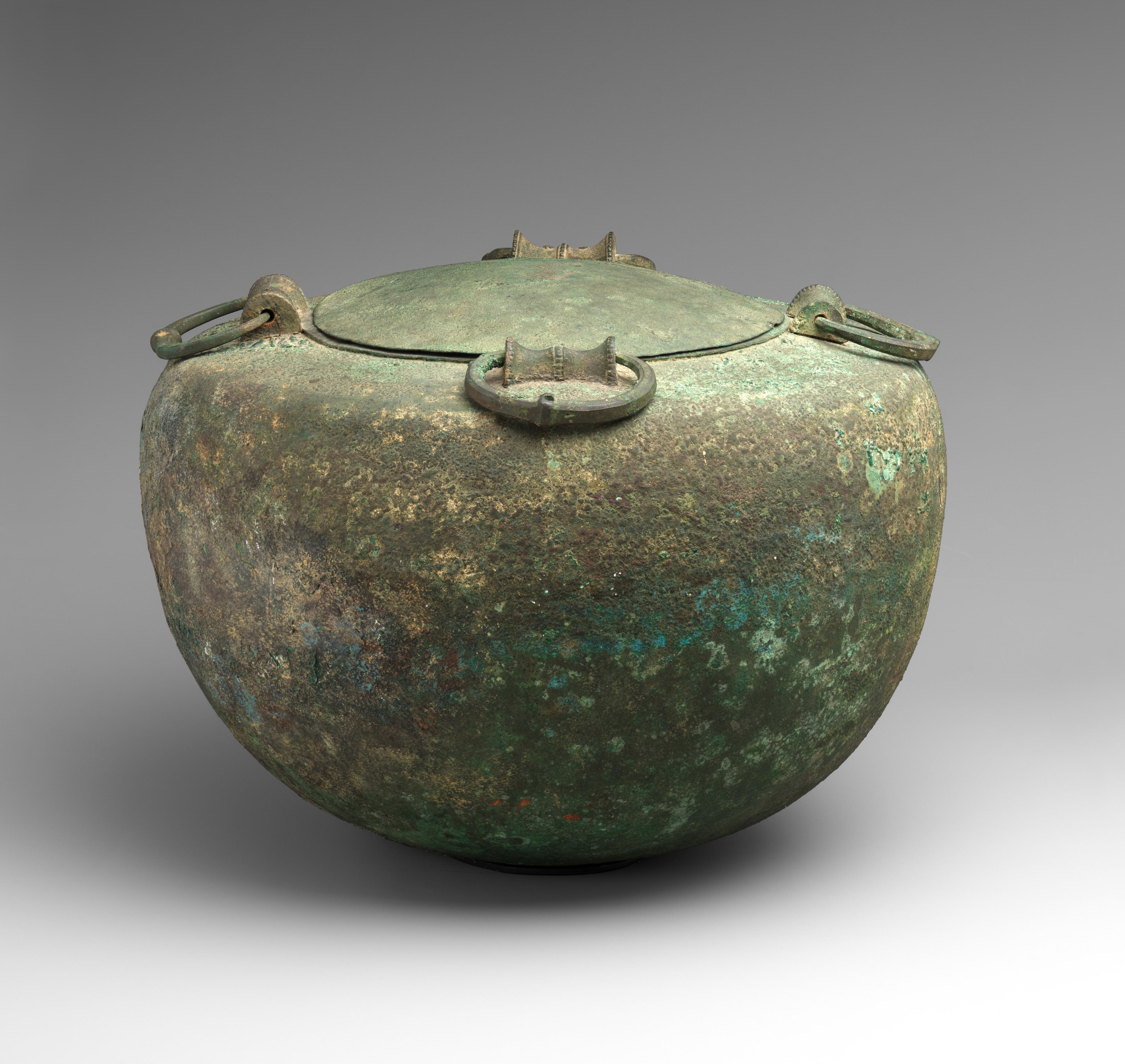 Bronze cauldron with lid. Greek, ca. late 6th - first half 5th c BC. Metropolitan Museum of Art collection.jpeg