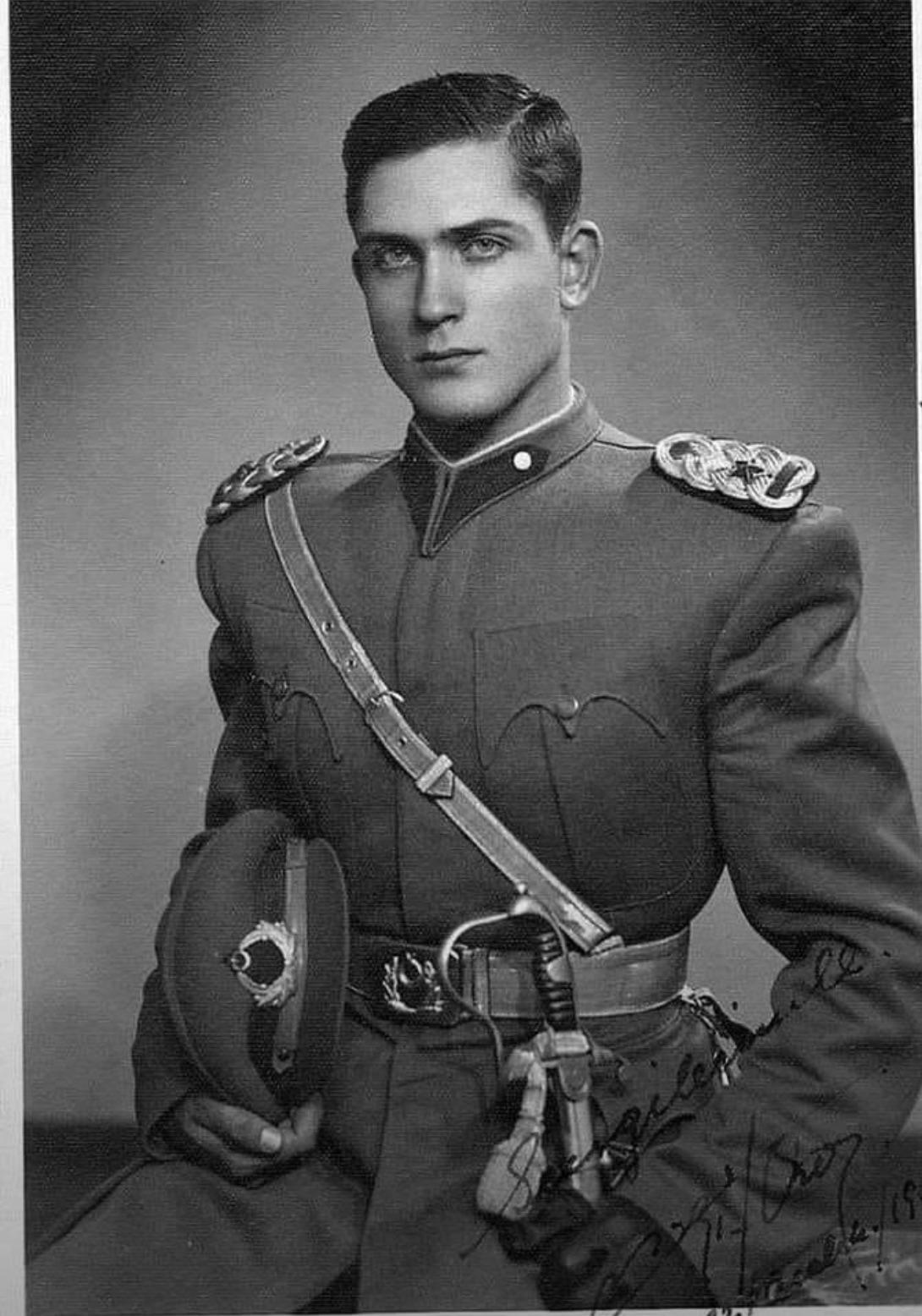 In the 1930s, Atatürk had the uniforms of the Turkish Armed Forces designed by Coco Chanel. The Turkish Army wore uniforms signed by Coco Chanel until the 1980s.jpeg