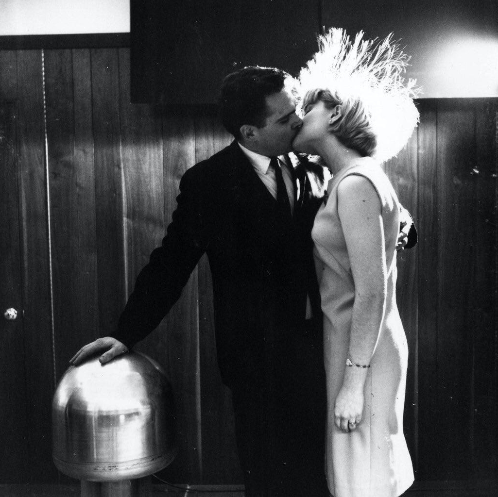 Demonstration of ability of human body to be a conductor of electric current, NY, 1966.PNG