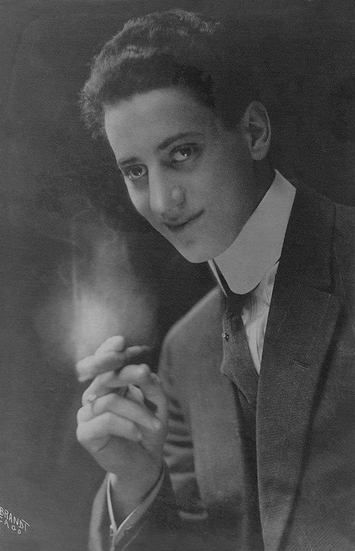 Groucho Marx c. 1912.jpeg