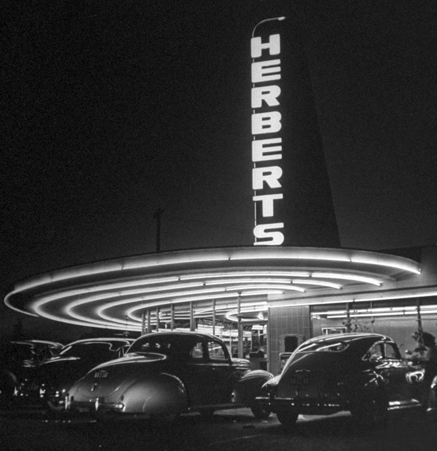 Herbert’s Drive-In, the corner of Beverly & Fairfax, Los Angeles, 1945.jpeg
