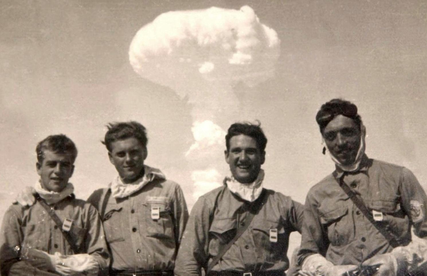 An atomic bomb being tested off Malden Island in 1957.jpeg