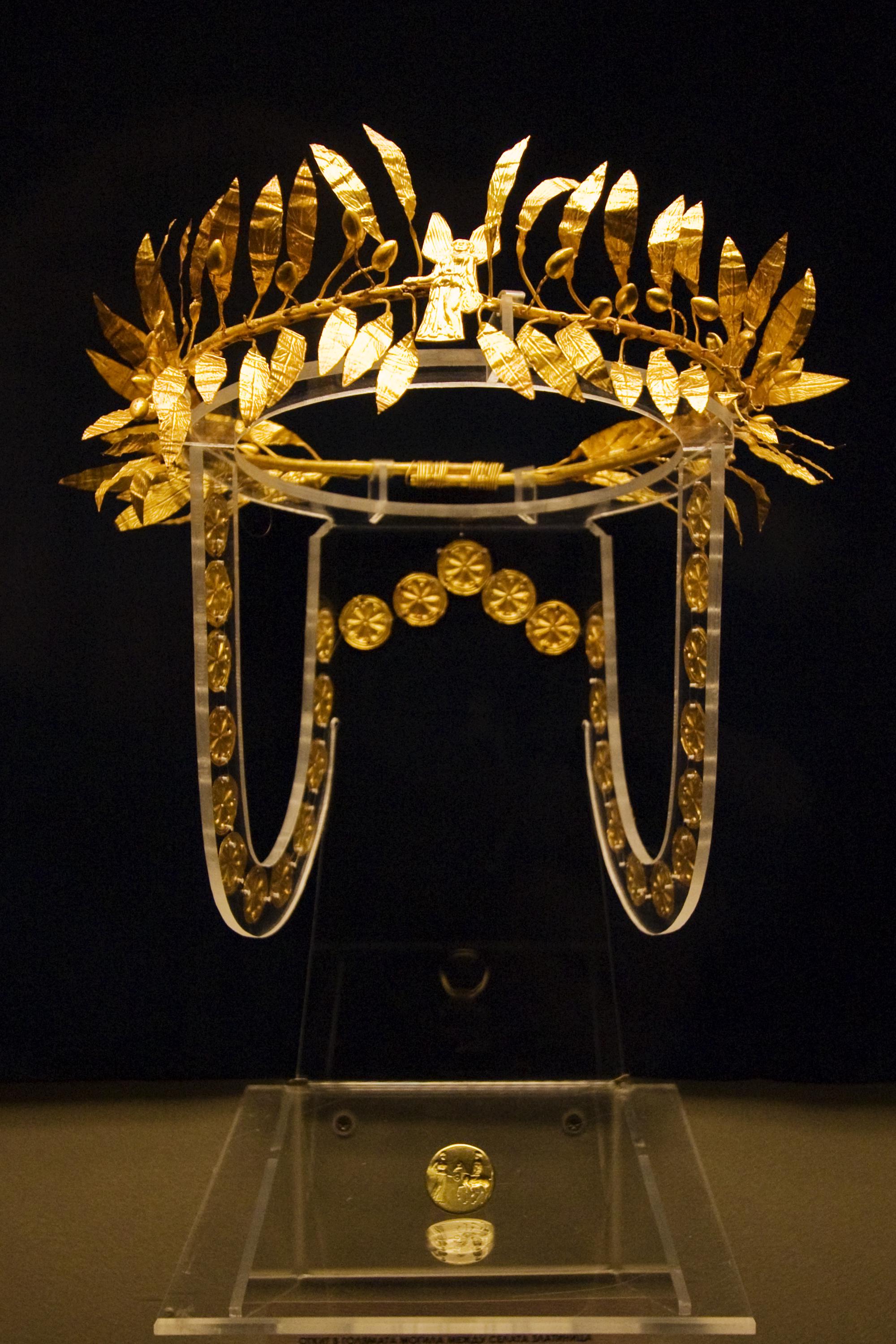 Odrysian golden Wreath and Ring, 4th century BC.jpeg
