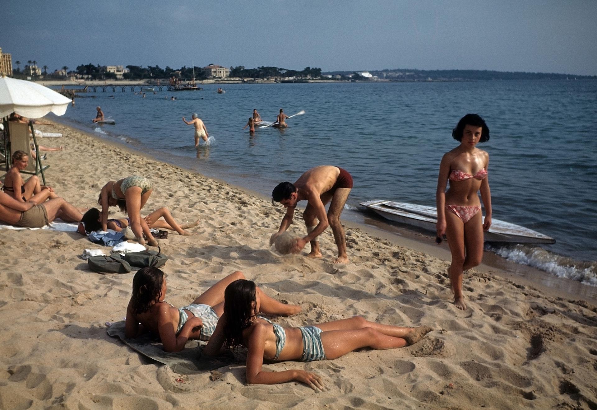 Beach of Cannes France in 1948.jpeg
