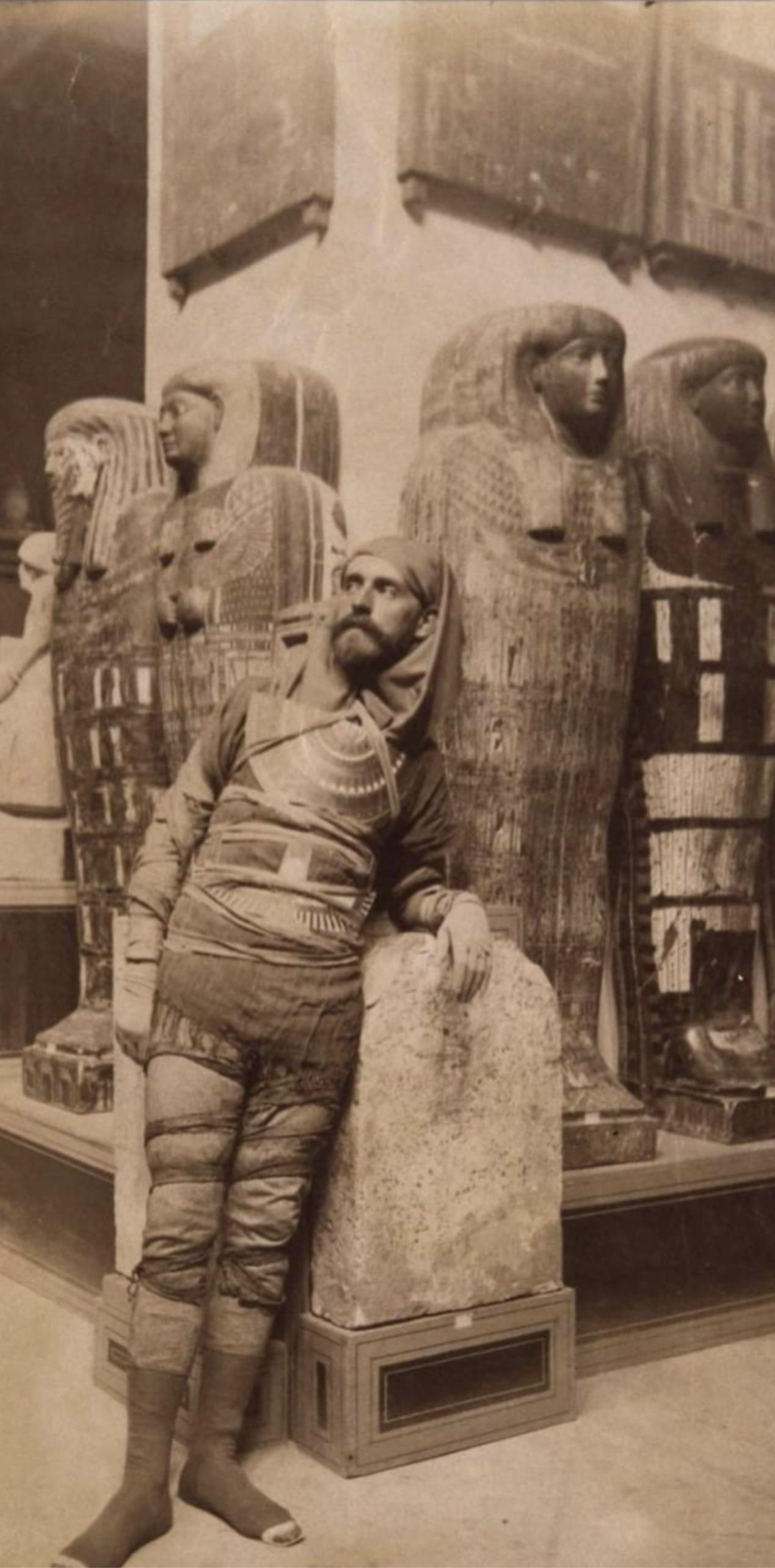 Eduardo Toda y Güell, Spanish diplomat, historian, Egyptologist and numismatist (1855-1941), discovered and opened the intact tomb of Sennedjem. Boulaq Museum, 1885.jpeg