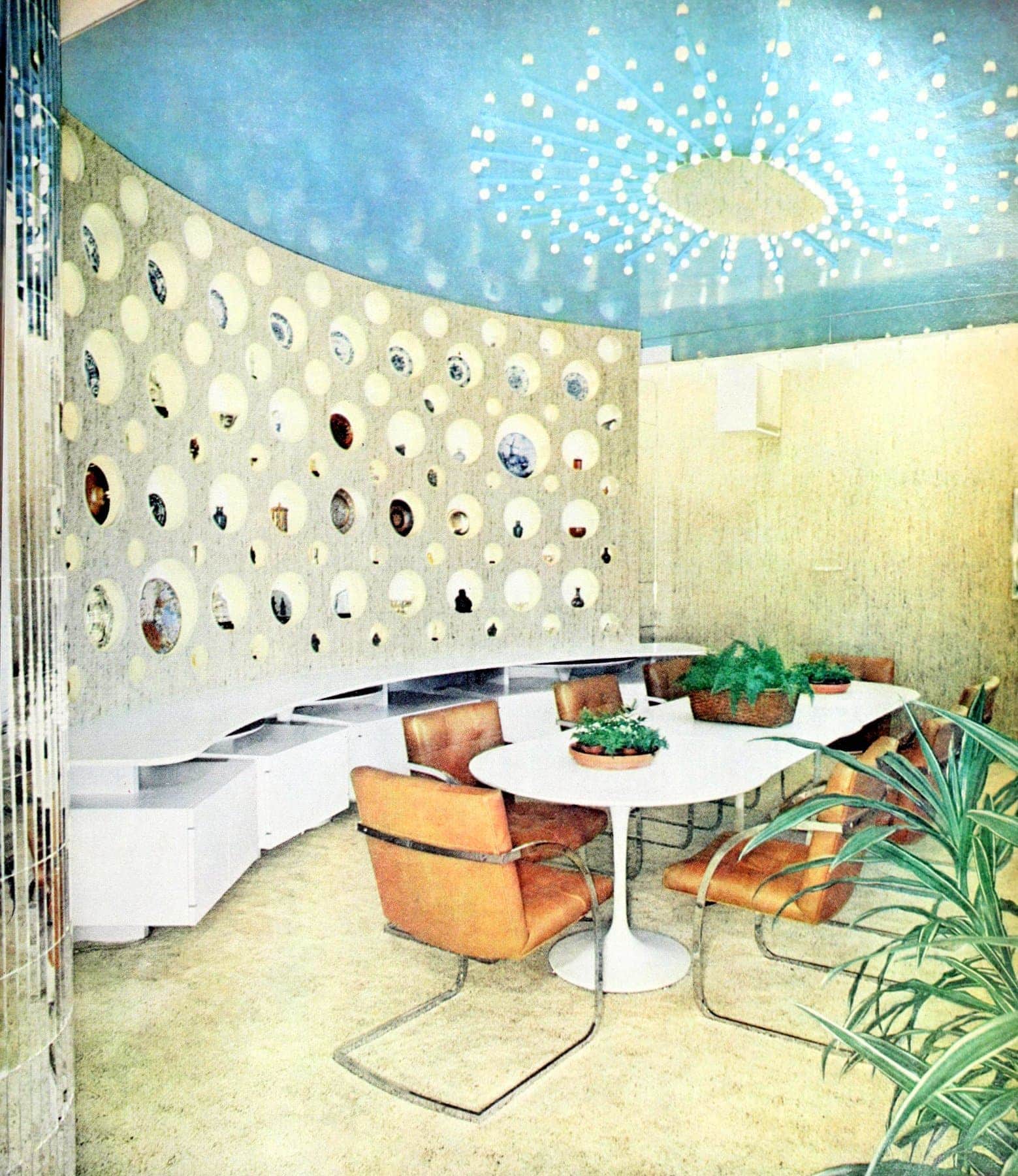 See-an-apartment-with-a-curved-space-age-dining-room.jpg