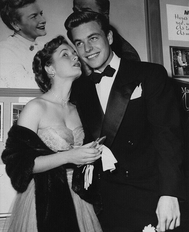 Debbie Reynolds and Robert Wagner, 1953 AD.jpeg