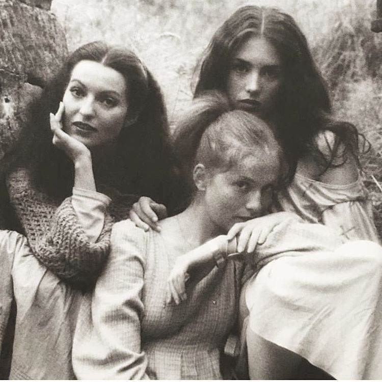 Marie-France Pisier, Isabelle Huppert and Isabelle Adjani (1979).png