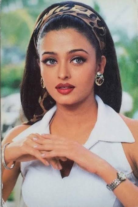 Aishwarya Rai 1990s (2).jpg