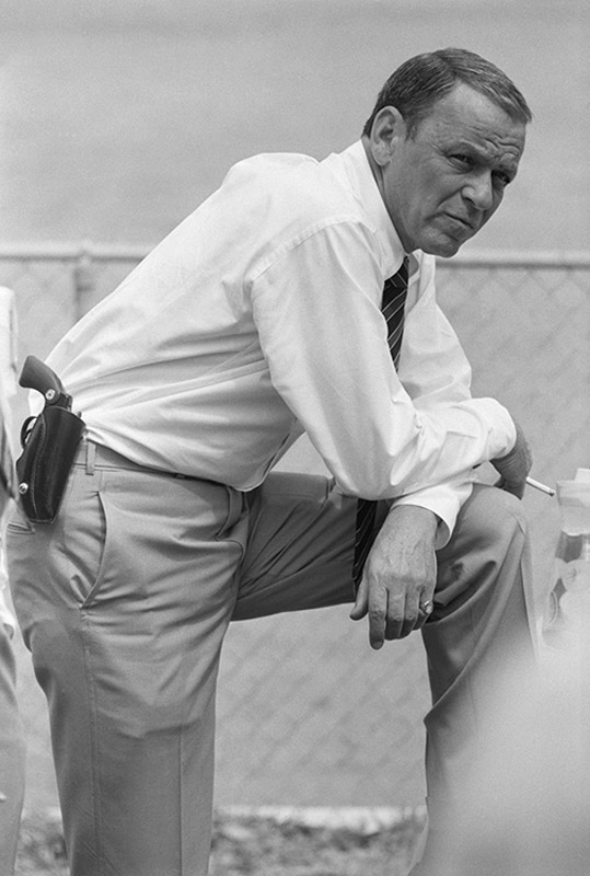Frank Sinatra (1968).png