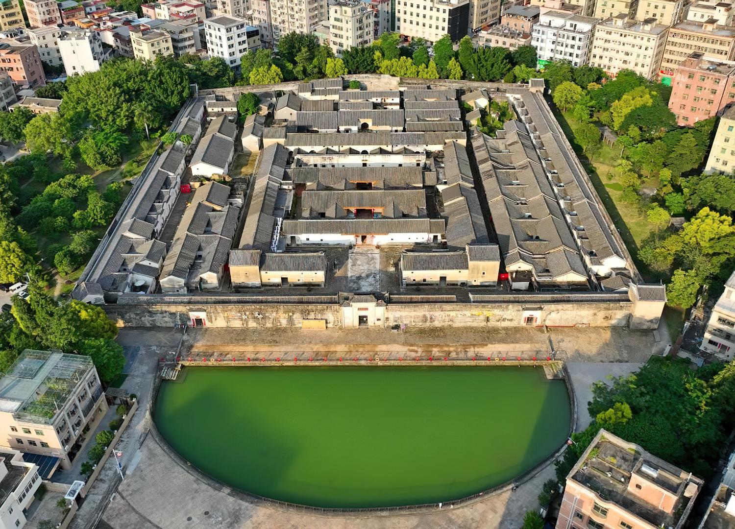 Dawanshiju, a fortified Hakka village built by the Zeng family. Shenzhen, China, Qing dynasty, 1791.jpeg