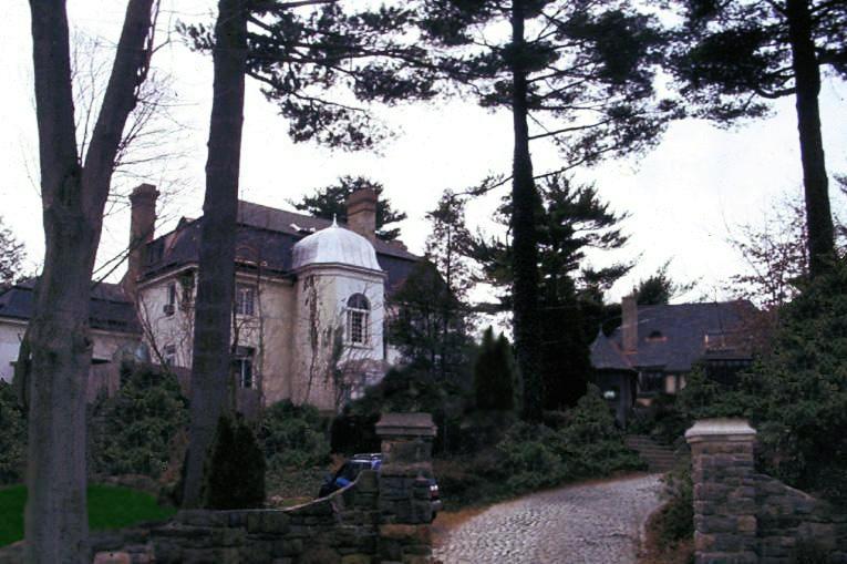 Leyendecker home on Mount Tom Road, in New Rochelle, New York, which still exists today as Mount Tom Day Camp.jpg