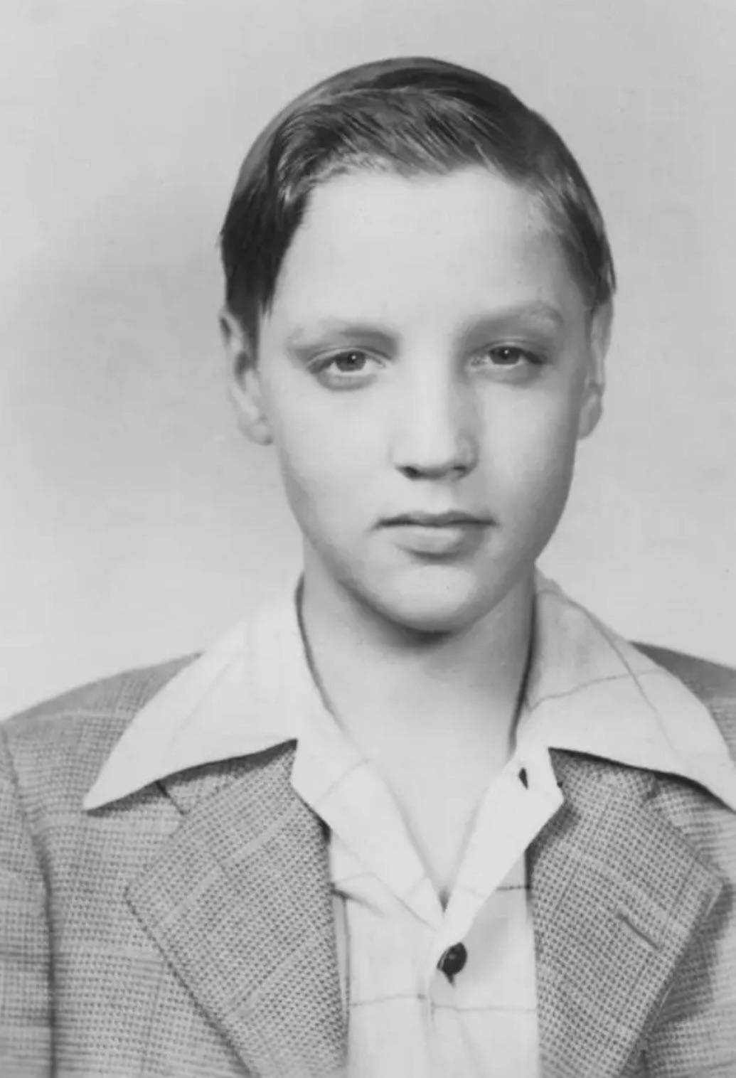 Elvis at 13 years old (1948).jpeg